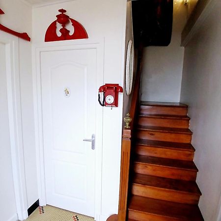 B&B Chez Annie Saint-Martin-de-Gurçon Kültér fotó