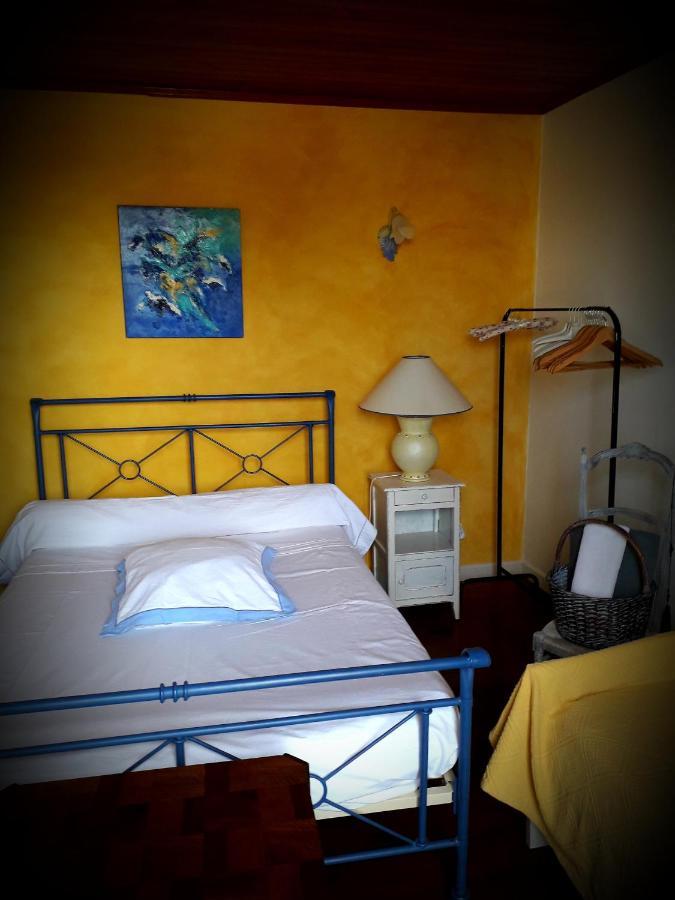 B&B Chez Annie Saint-Martin-de-Gurçon Kültér fotó