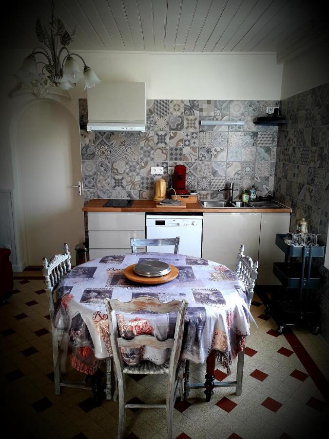 B&B Chez Annie Saint-Martin-de-Gurçon Kültér fotó